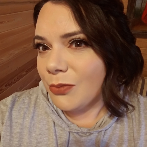 Meet your Posher, Kimberly - Picture 1 of 1